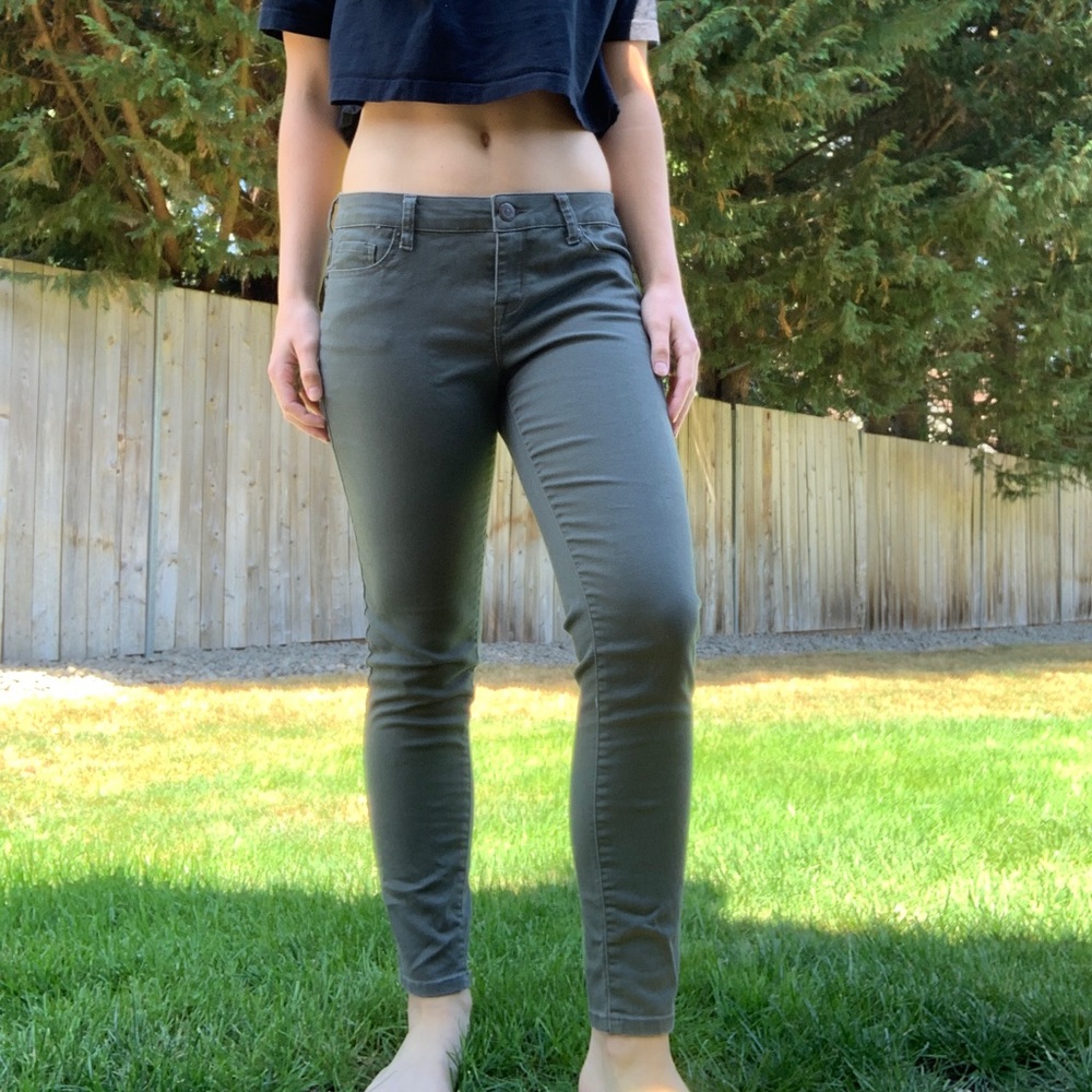 Aeropostale green ankle jeggings